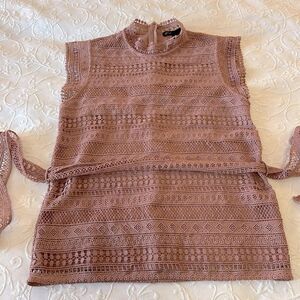 Gibson X Nordstrom Women's Sleeveless Lace Top‎ in Mauve Size Small